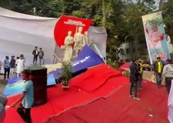 ওবায়দুল কাদেরের সময়ই ভেঙে পড়ল মঞ্চ