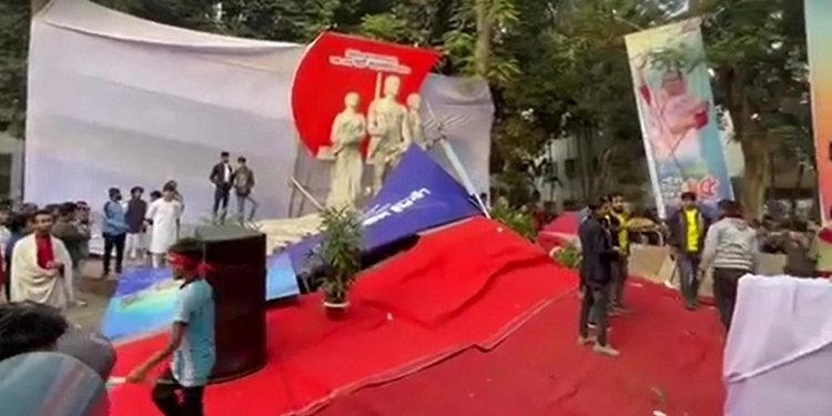 ওবায়দুল কাদেরের সময়ই ভেঙে পড়ল মঞ্চ