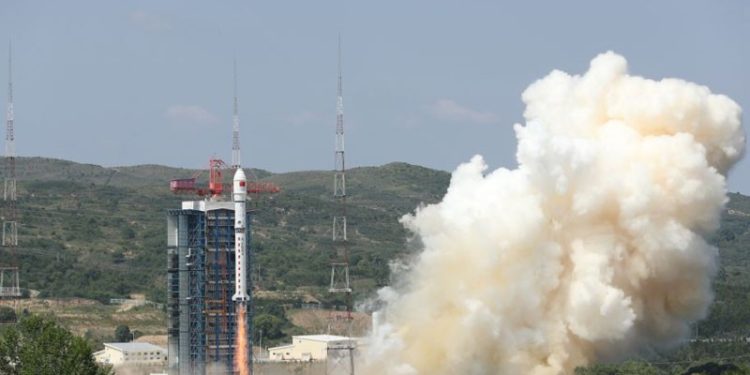 চীনের আরও চারটি কৃত্রিম উপগ্রহ মহাকাশে