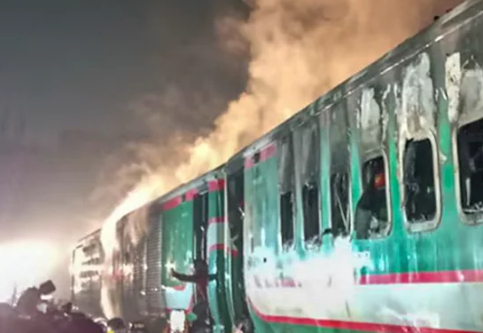 বেনাপোল এক্সপ্রেসের আগুন নিয়ন্ত্রণে