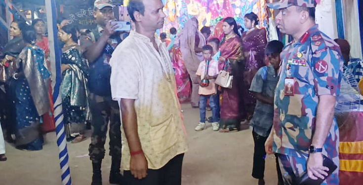 মহেশপুর ব্যাটালিয়ন (৫৮ বিজিবি) এর অধিনাকের পূজামন্ডপ পরিদর্শন